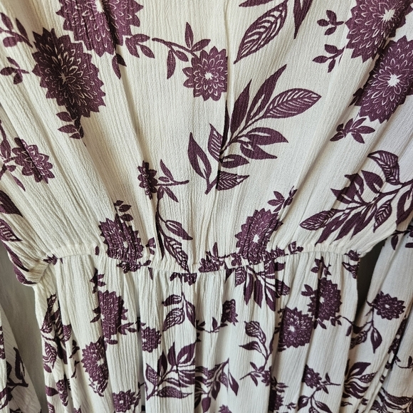 Kismet Boho Romance Floral Tunic w/ Lace Trim - Picture 7 of 8